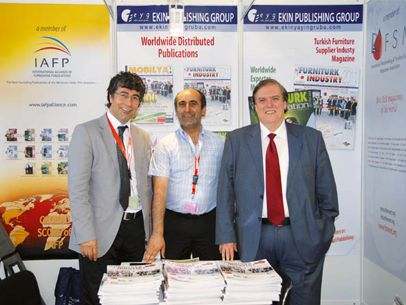 Dnyann en byk yan sanayi fuarna Trkiye’den katlan tek yayn yine biz olduk: KLN INTERZUM 2011 FUARINDAYDIK 