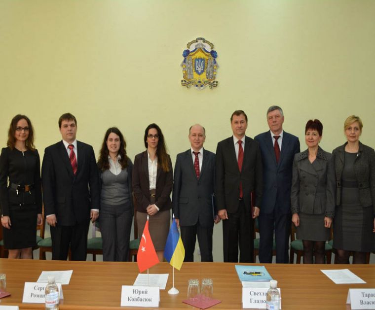 UKRAYNA KAMU YNETM AKADEMS LE BRL N LK ADIM ATILDI